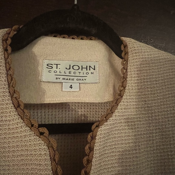 St. John short sleeve tweed top - Picture 2 of 3